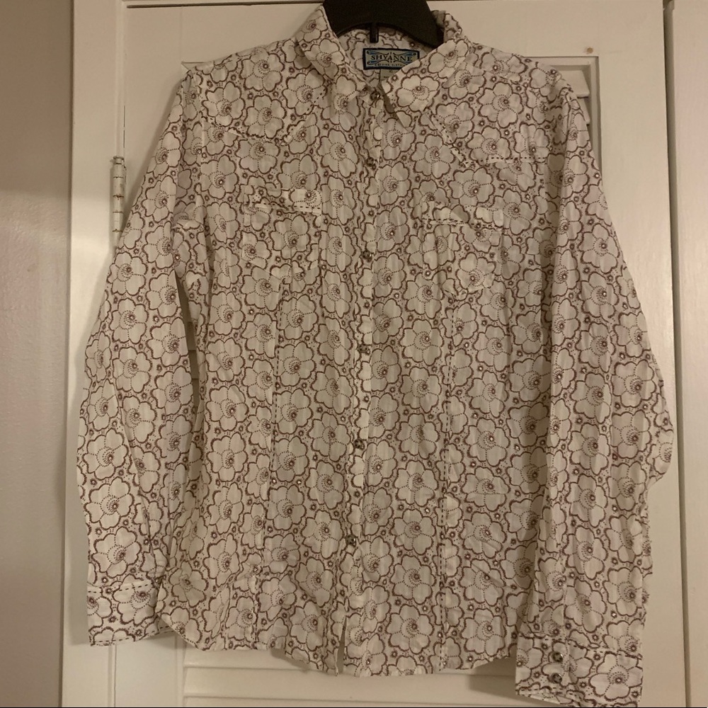 Shyanne Flower Marbled Snap shirt w sparkle center